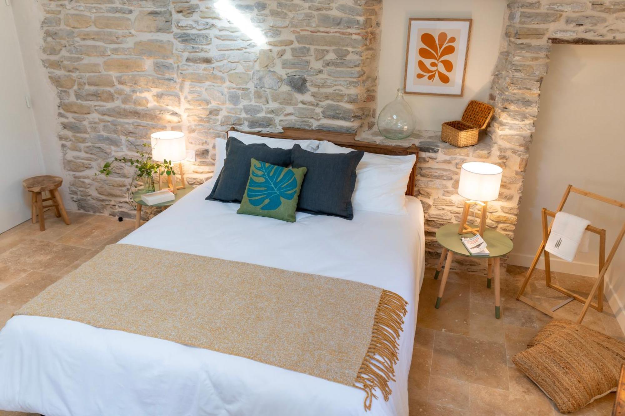 Les Terres Aoyama Hotel Saint Julien Les Rosiers Eksteriør billede